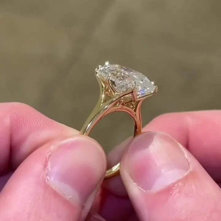 Oval 8.00ct Lab Diamond Solitaire Ring | IGI Certified | EF Color | VS Clarity