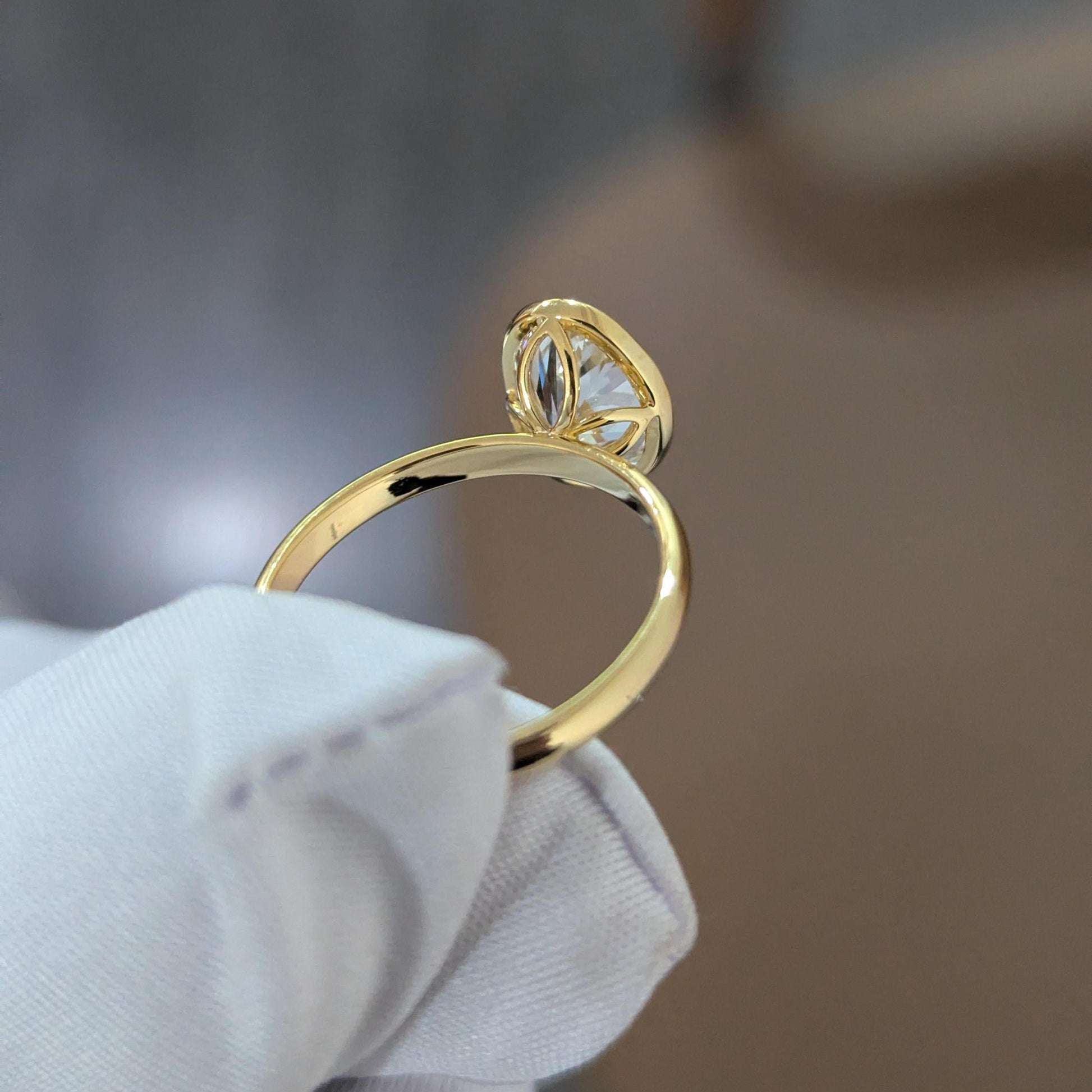 Oval 2.00ct Lab Diamond Bezel Engagement Ring | IGI Certified | DEF VVS–VS | Eco-Friendly Gold