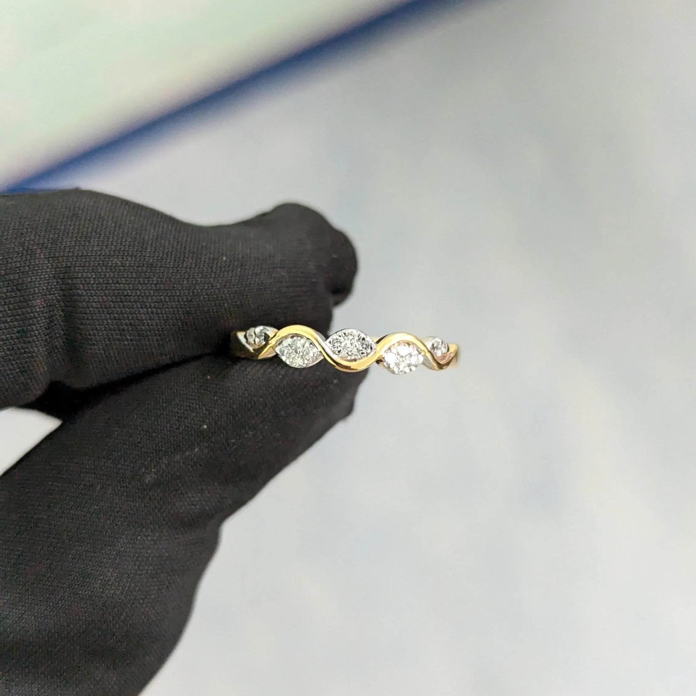 0.20tcw Round Lab Diamond Wave Wedding Band | D-E-F Color | VVS-VS Clarity | IGI Certified