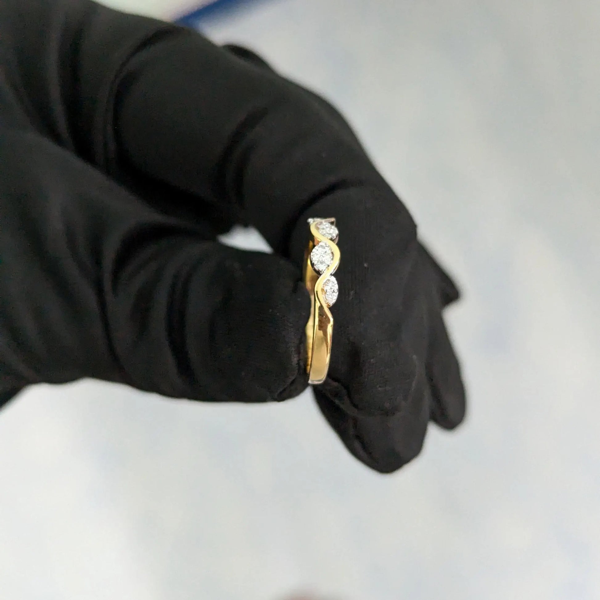 0.20tcw Round Lab Diamond Wave Wedding Band | D-E-F Color | VVS-VS Clarity | IGI Certified