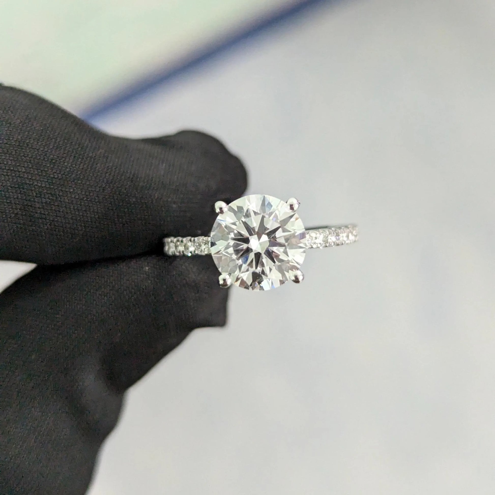 2.55ct Round Lab Grown Diamond Engagement Ring | Side Stones | IGI Certified