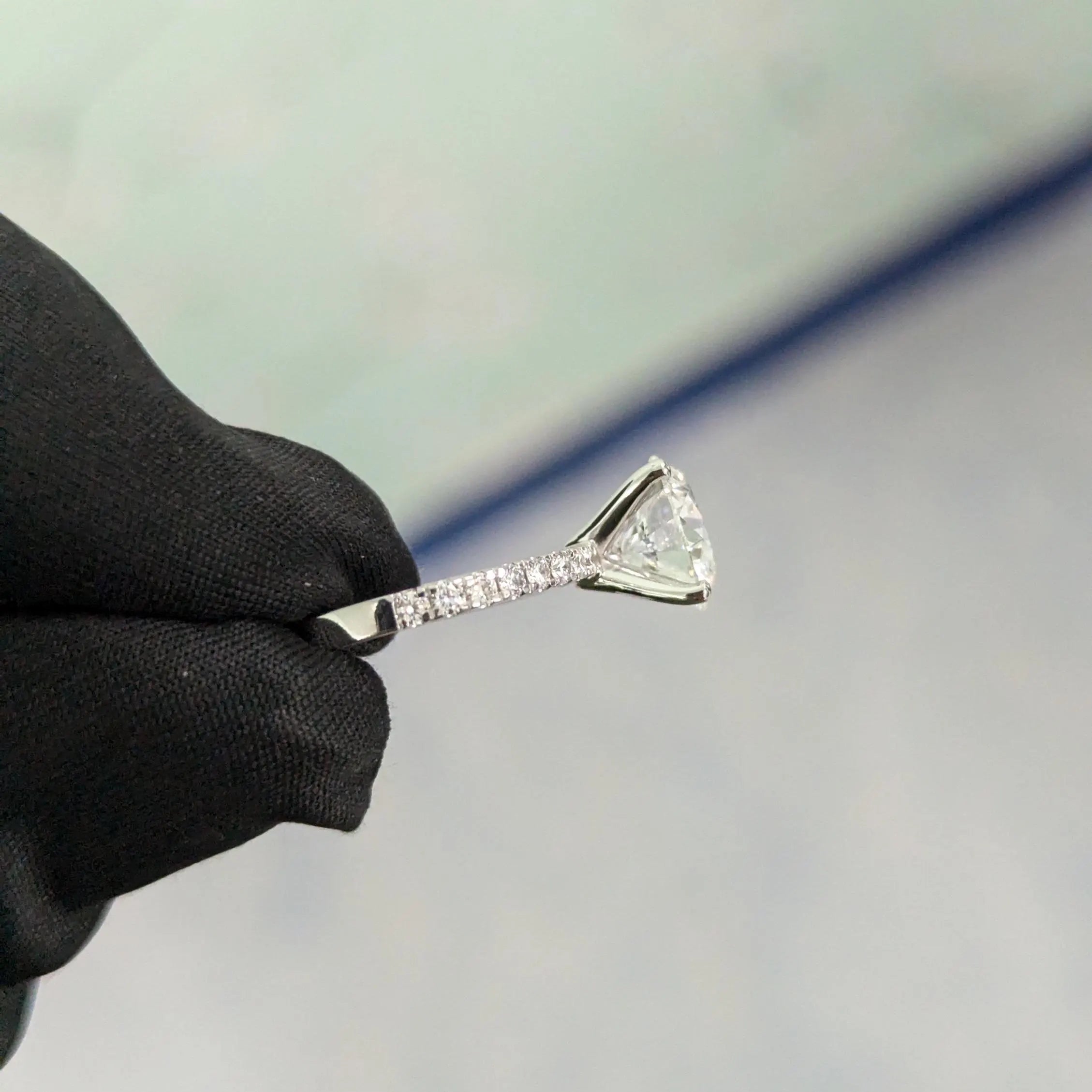 2.55ct Round Lab Grown Diamond Engagement Ring | Side Stones | IGI Certified