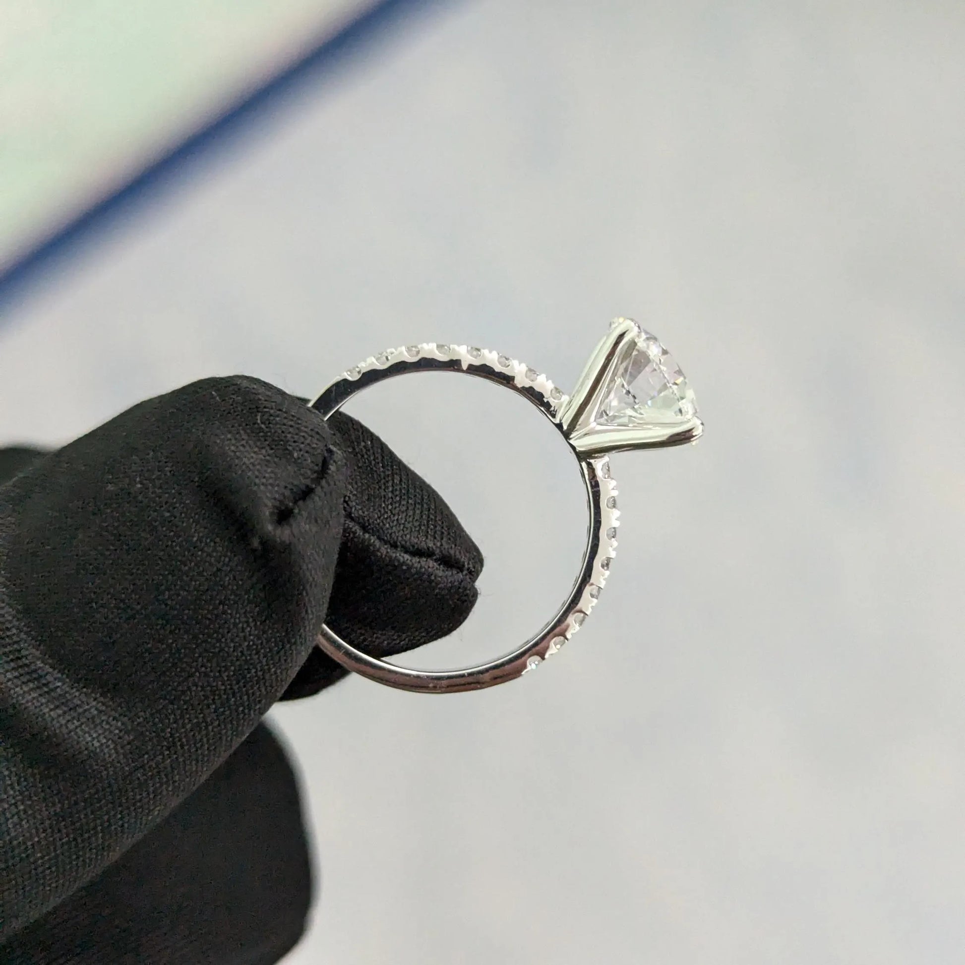 2.55ct Round Lab Grown Diamond Engagement Ring | Side Stones | IGI Certified