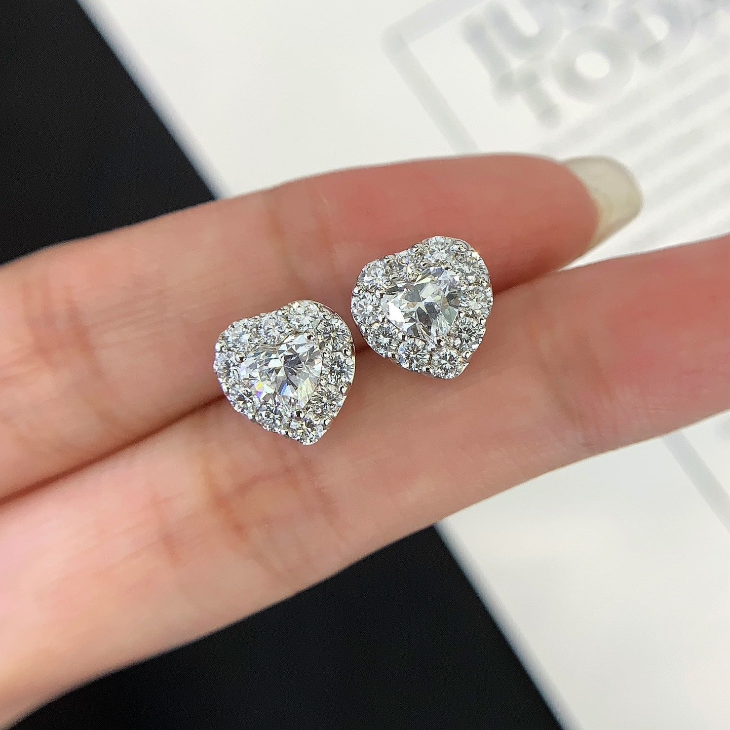 Heart 1.20tcw Lab Grown Diamond Halo Set Stud Earring, D-E-F Color, VVS-VS Clarity