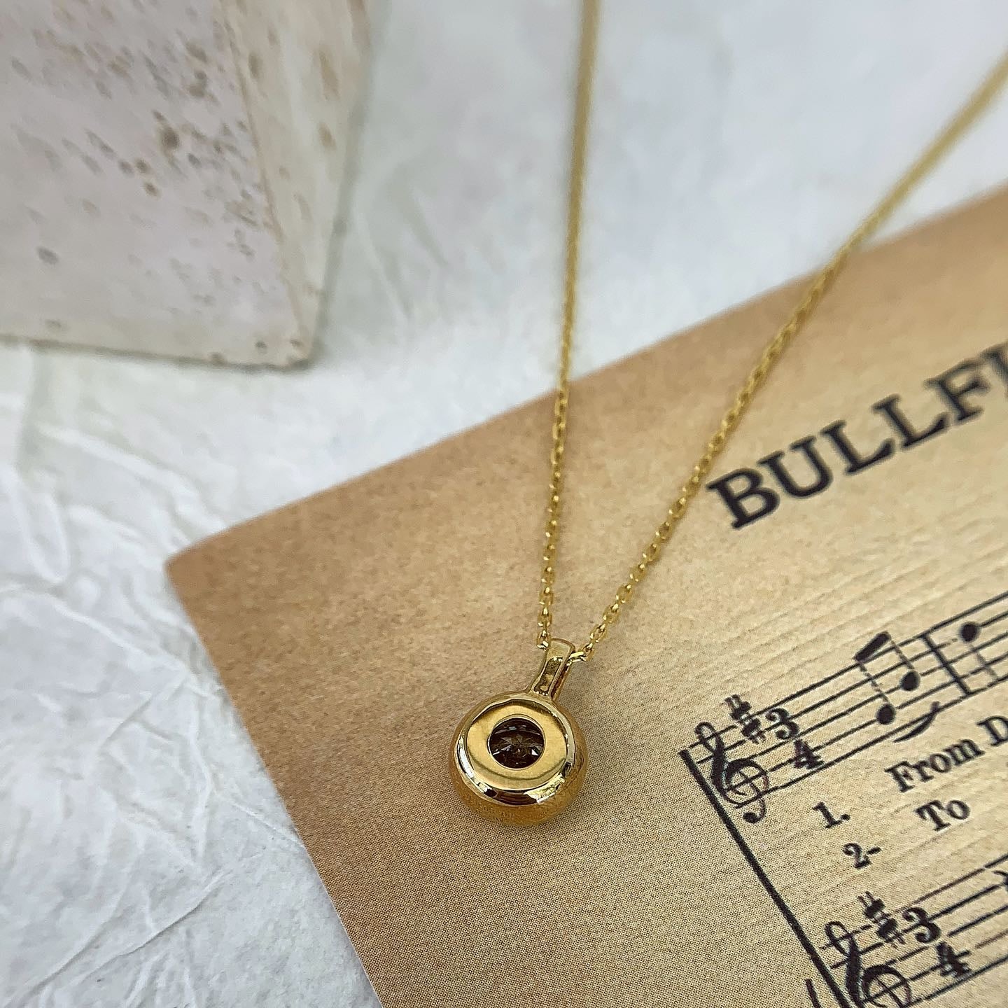 Round 0.80ct Lab Grown Diamond Yellow Gold Bezel Set Necklace, D-E-F Color, VVS-VS Clarity - IGI Certified Necklace