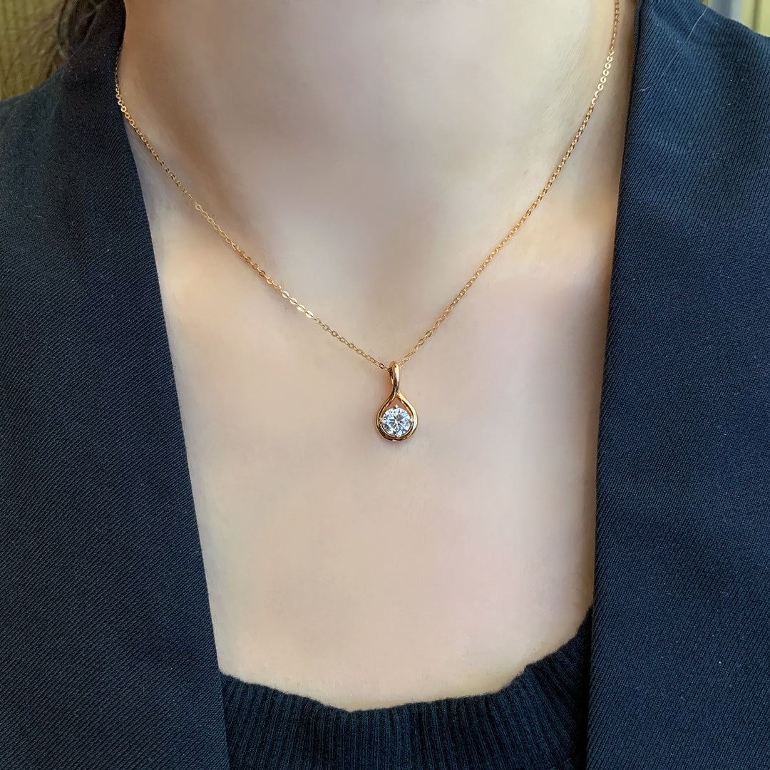 Round 0.50ct Lab Grown Diamond Twist Bale Pendant Necklace, D-E-F Color, VVS-VS Clarity - IGI Certified Necklace