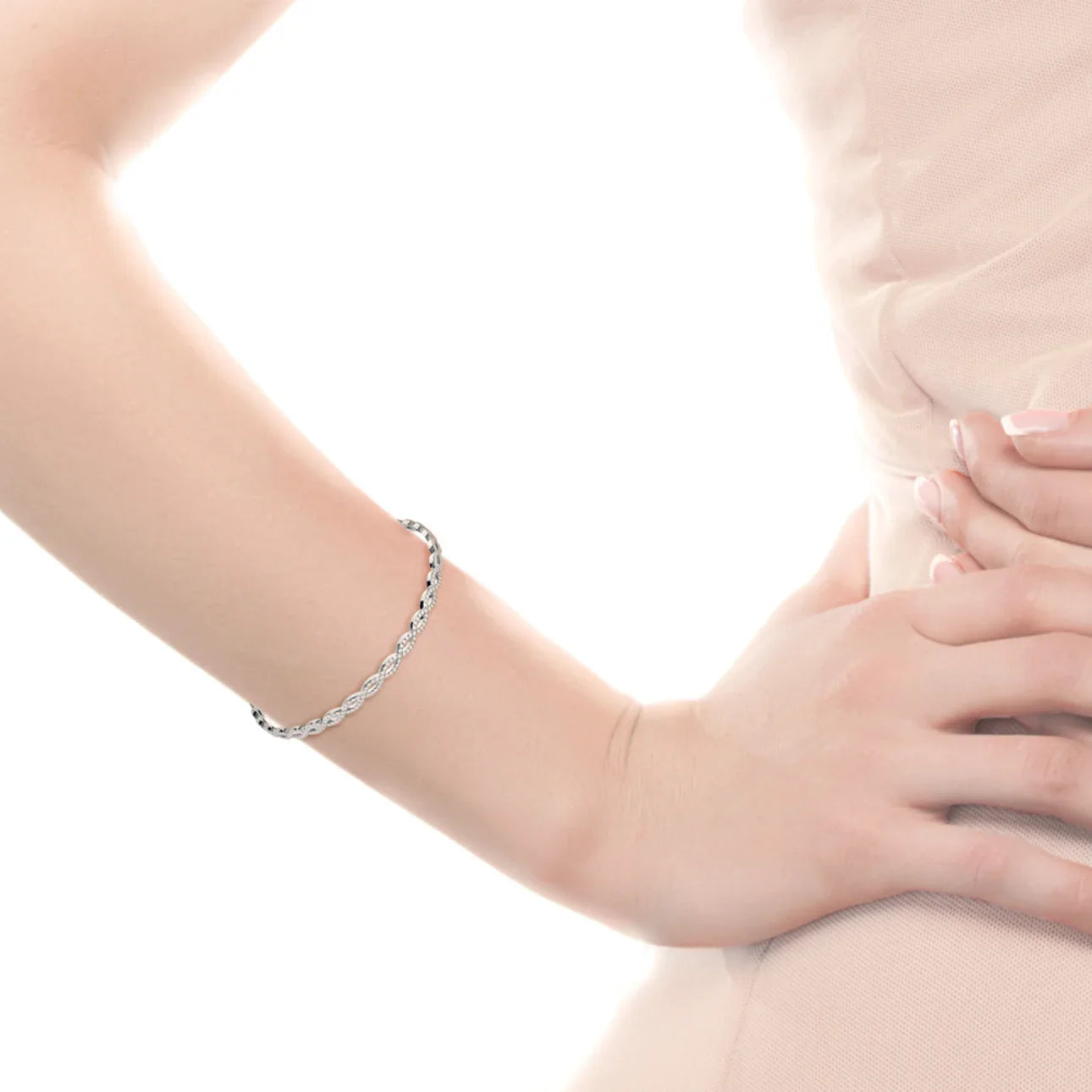 Round Lab Grown diamond Infinity Twist Bangle, EF Color, VS Clarity, IGI Certificate