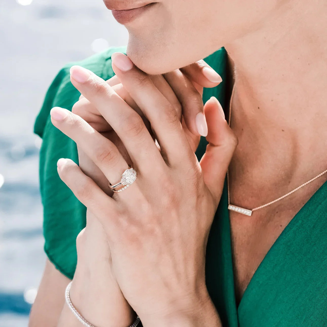 Round Lab Grown Dimaond Bar Pendant With Chain, EF Color, VS Clarity, IGI Certified