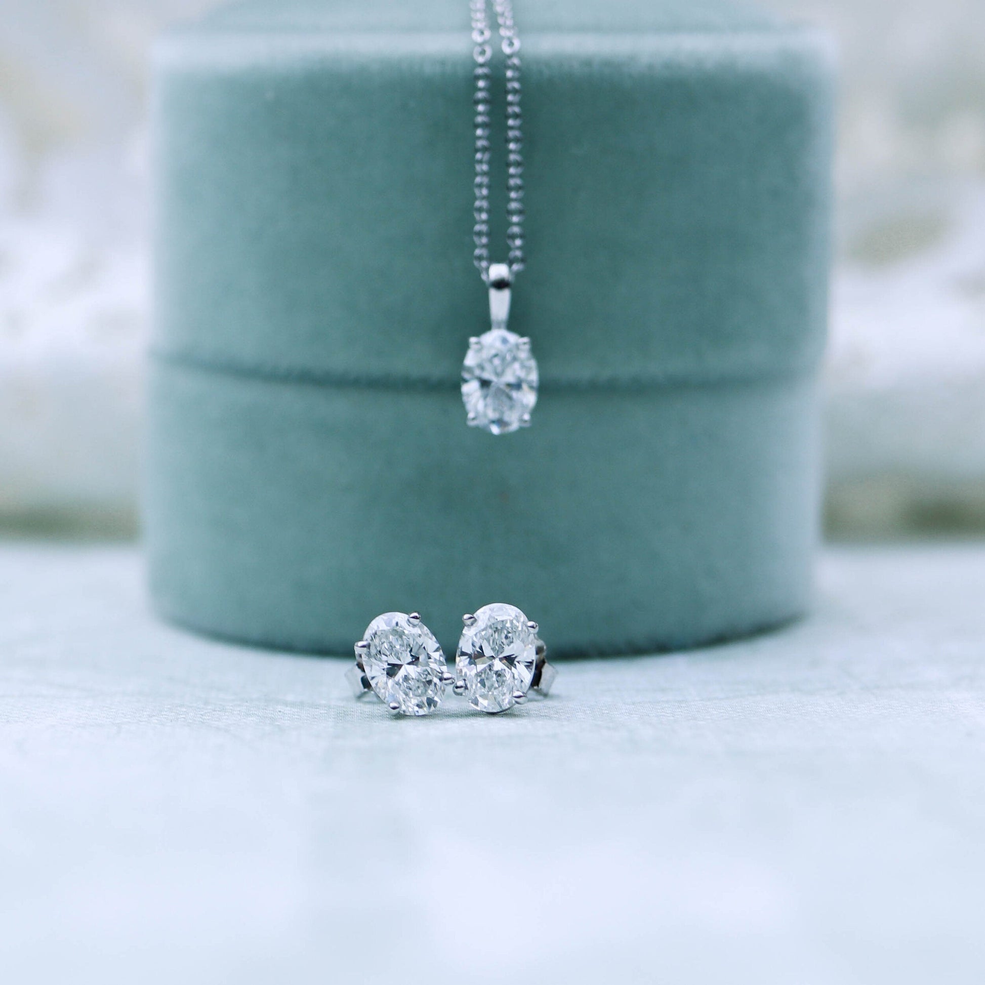 Oval Lab Grown Diamond Stud Solitaire Earring, EF Color, VS Clarity, IGI Certified