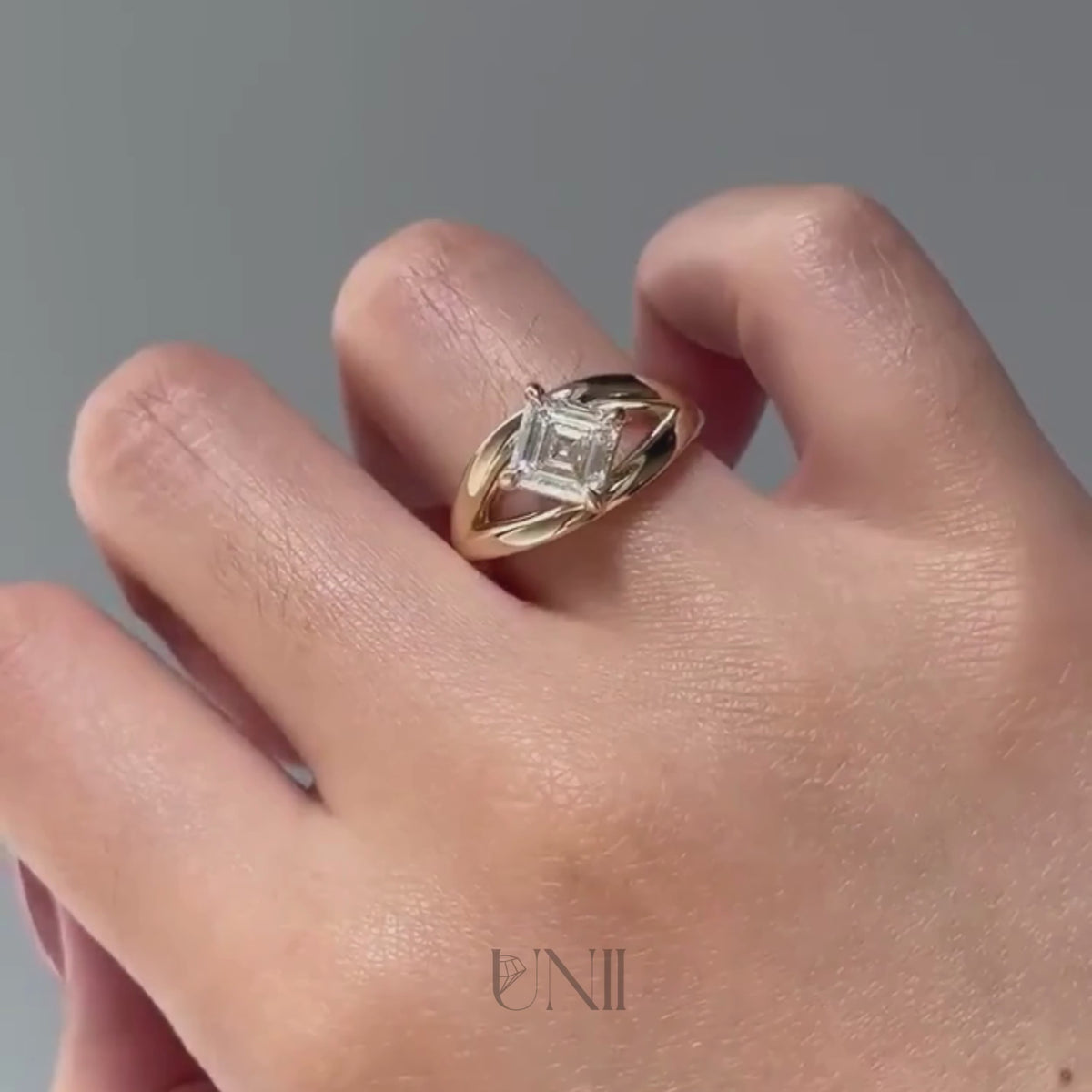 Common :: 1.5 carat Princess Cut diamond engagement ring close up