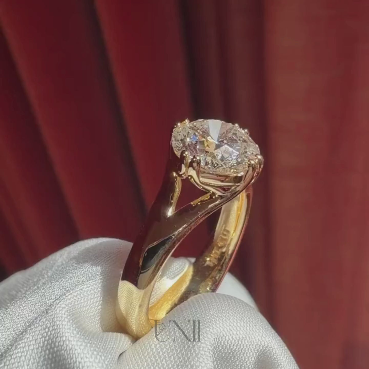 Common :: Round cut solitaire lab grown diamond ring showcase