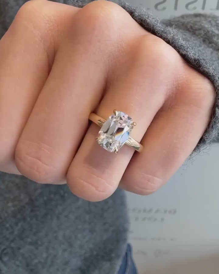 Common :: 2 carat Old Mine Cushion lab grown diamond ring showcase