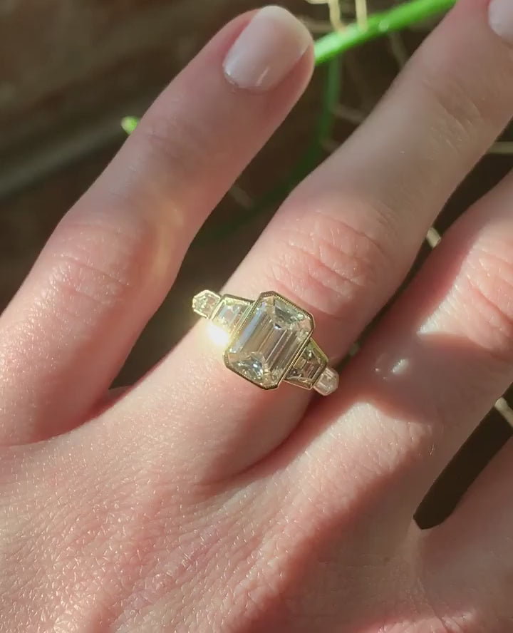 Common :: Unii Jewels 2.70TCW Emerald Vintage Art Deco engagement ring video