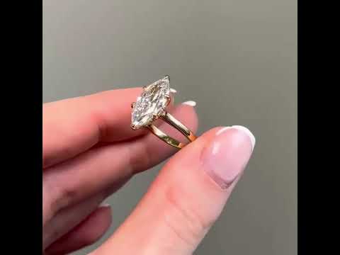 Common :: Close-up video of the 2.00CT marquise IGI-certified lab grown diamond.