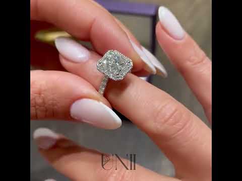 Common :: lab grown diamond halo engagement ring IGI certified luxury bridal ring