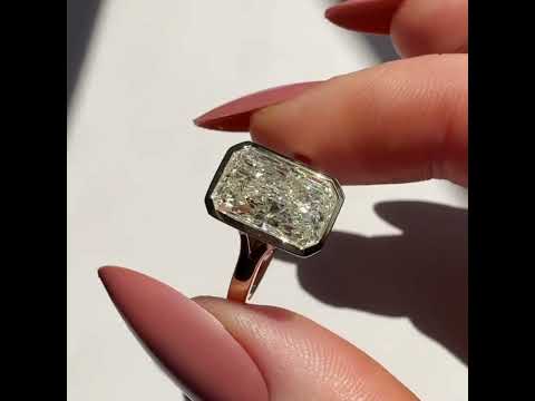 Common :: Video showcase of the 3.00CT radiant lab-grown diamond bezel engagement ring by Unii Jewels