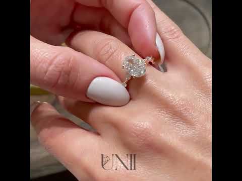 Common :: Seranique oval pavé lab grown diamond engagement ring sparkle close up IGI certified video