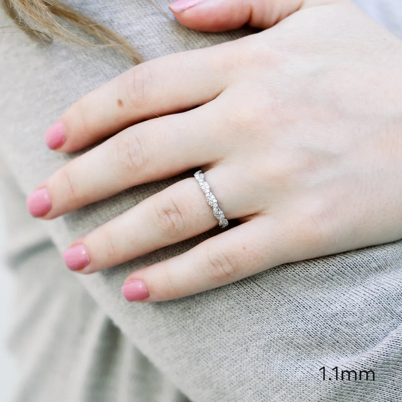 Round Lab Grown Diamond , Infinity Twist Full Eternity Band , EF Color , VS Clarity , IGI Certificate