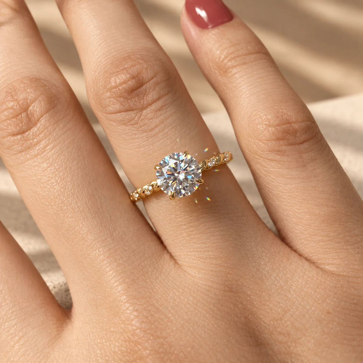 Common :: IGI Certified 1CT Round Lab Grown Diamond Ring