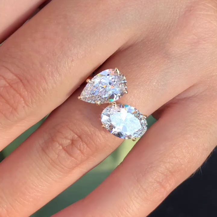Pear & Oval 3.00tcw Lab Diamond Toi et Moi Engagement Ring | IGI Certified