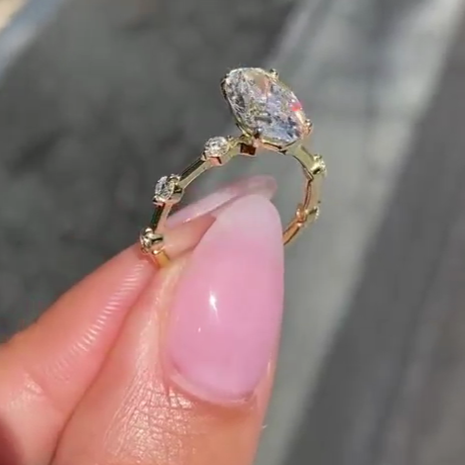 Oval 2.60tcw Lab Diamond Ring | IGI Certified | Accent Stones | D-E-F Color | VVS–VS