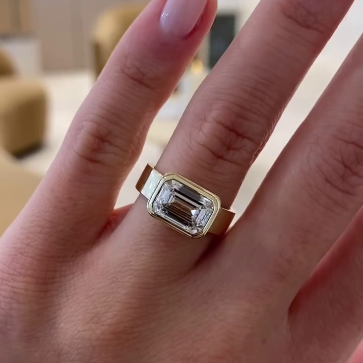 Emerald 3.00ct Lab Grown Diamond East-West Bezel Engagement Ring in Gold | IGI Certified