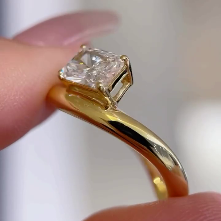 Radiant 4.00ct Lab Grown Diamond Wave band Engagement Ring, D-E-F Color, VVS-VS Clarity