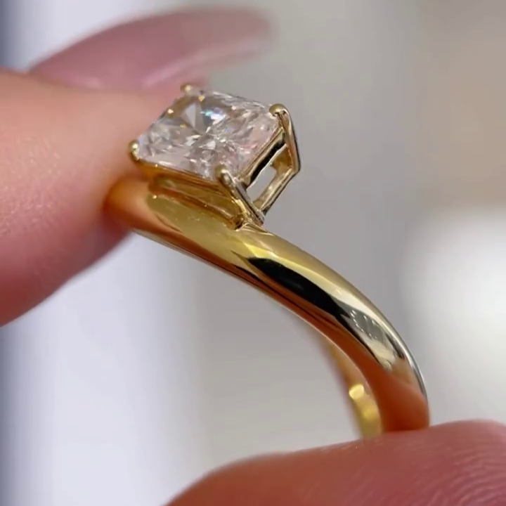 Radiant 4.00ct Lab Grown Diamond Wave band Engagement Ring, D-E-F Color, VVS-VS Clarity