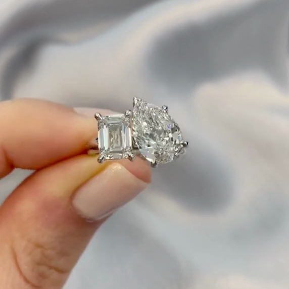 Pear & Emerald 3.00tcw Lab Diamond Toi et Moi Engagement Ring | IGI Certified | 14k/18k Gold