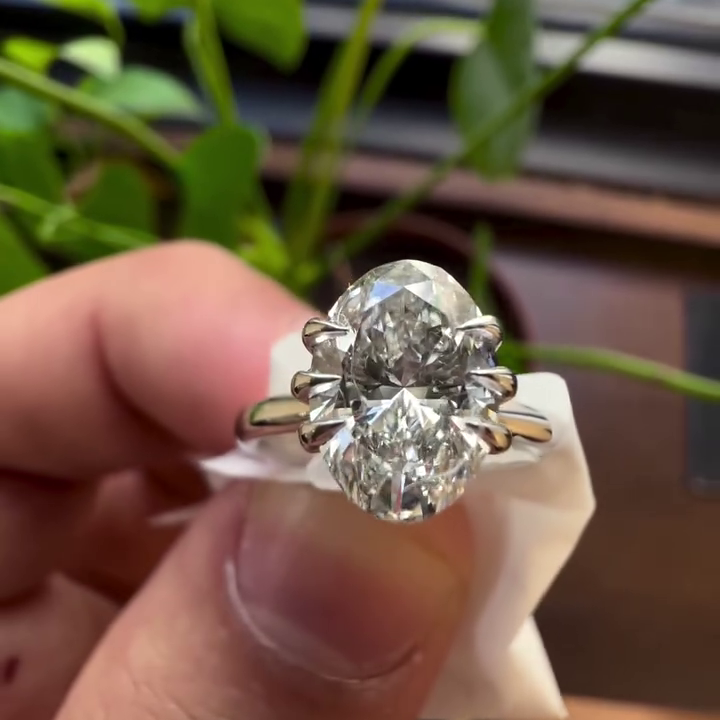 1.50tcw Oval Lab Diamond Solitaire Engagement Ring | Six Prong | IGI Certified