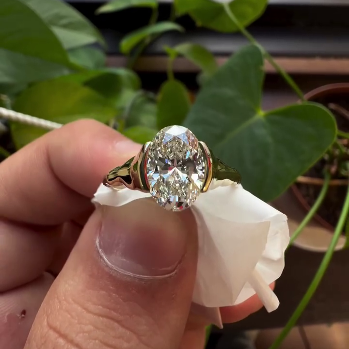 Oval 1.50tcw Lab-Grown Diamond Crushed Side Half Bezel Ring | IGI Certified | D-E-F | VVS–VS