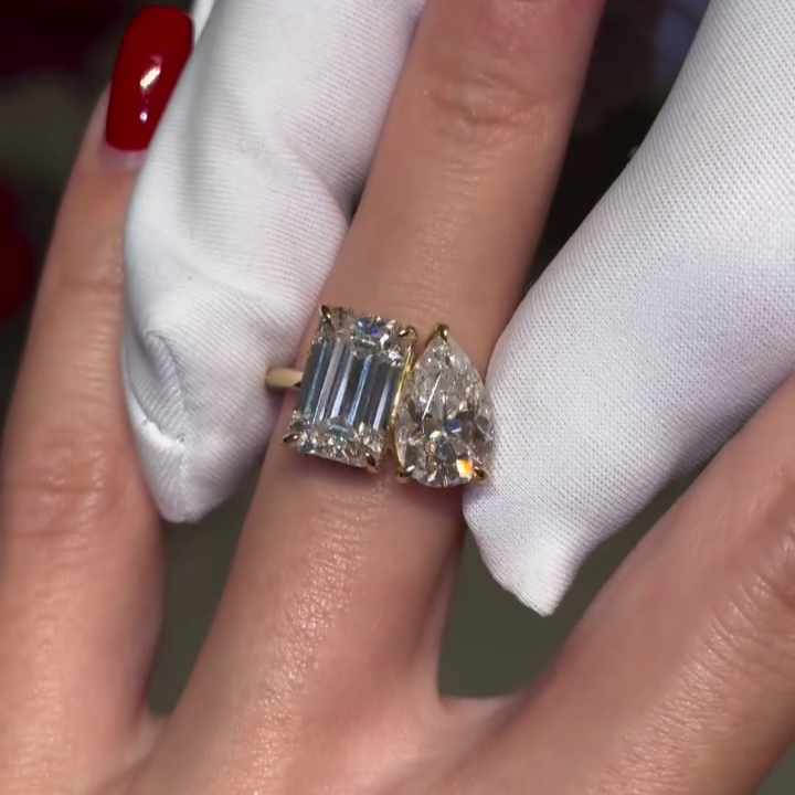 Emerald & Pear 4.00tcw Toi Et Moi Lab Diamond Ring | IGI Certified | 10K 14K 18K Gold