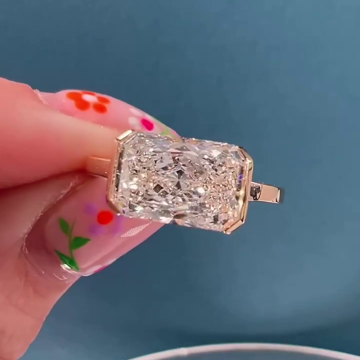 5.00ct Radiant Lab Grown Diamond East West Engagement Ring | Yellow Gold | IGI Certified