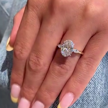 Oval 3.50tcw Lab Diamond Ring | Pear Side Stones | IGI Certified | D-E-F VVS–VS | Yellow Gold