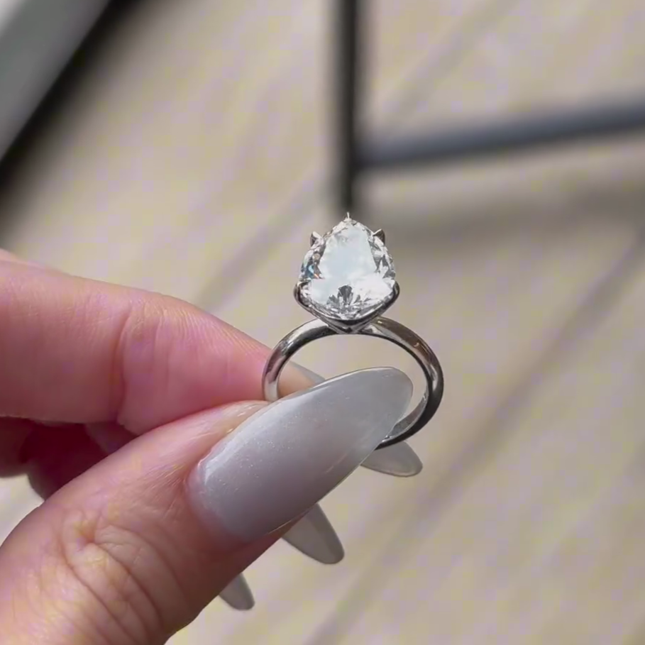 4.00ct Pear Lab Grown Diamond Engagement Ring | IGI Certified | D-E-F Color | VVS–VS Clarity