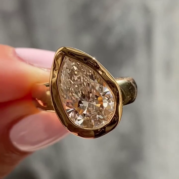 Pear 5.00ct Lab Diamond Bezel Engagement Ring | IGI DEF VVS–VS