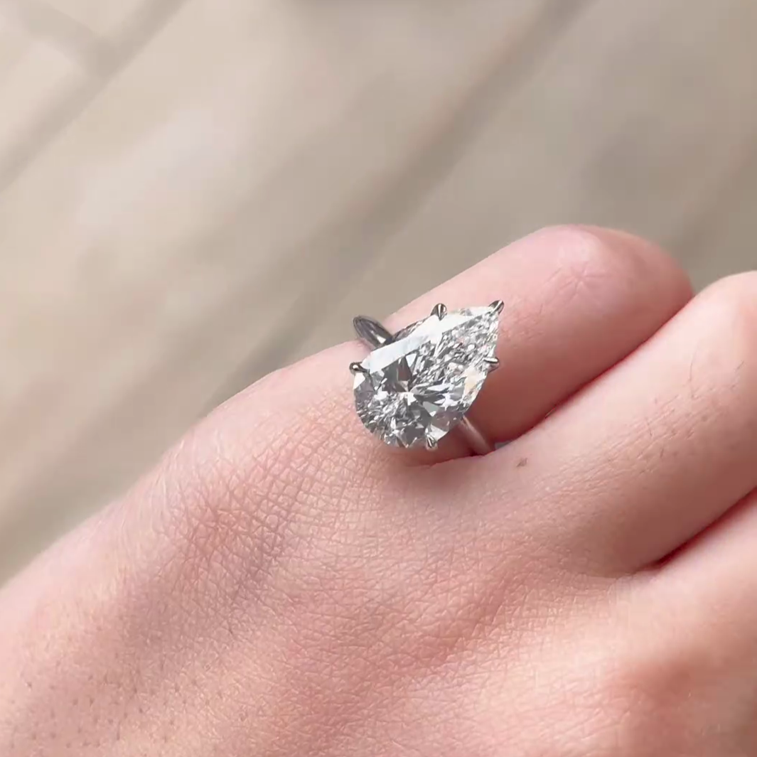 4.00ct Pear Lab Grown Diamond Engagement Ring | IGI Certified | D-E-F Color | VVS–VS Clarity