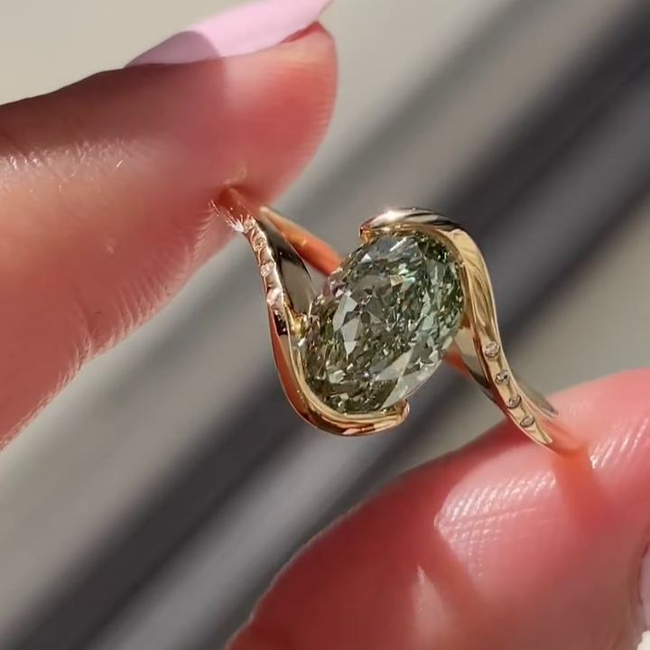 Oval Fancy Green 2.00tcw Lab Diamond Solitaire Bypass Ring | IGI VVS–VS