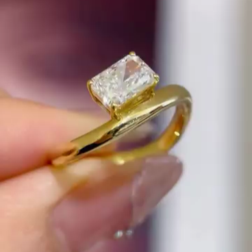 Radiant 2.00ct Lab Grown Diamond Solitaire Engagement Ring | Yellow Gold | D-E-F Color, VVS–VS Clarity | IGI Certified | Classic Modern Ring