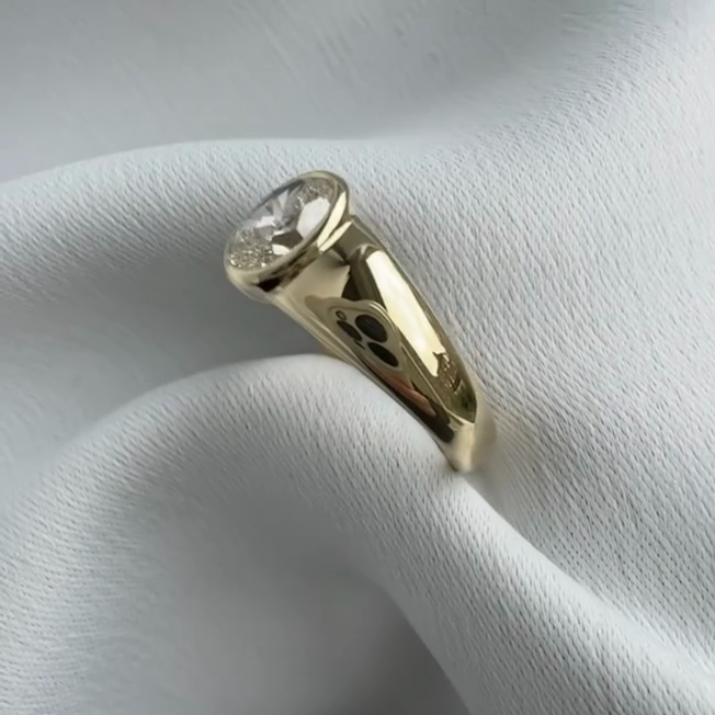 1.00ct Oval Lab Grown Diamond Bezel Engagement Ring | IGI Certified | 10k 14k 18k Gold Options