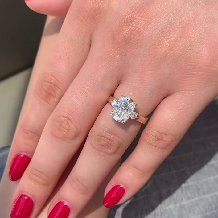 3.20tcw Elongated CushionLab Diamond Engagement Ring | IGI Certified | VVS–VS Clarity