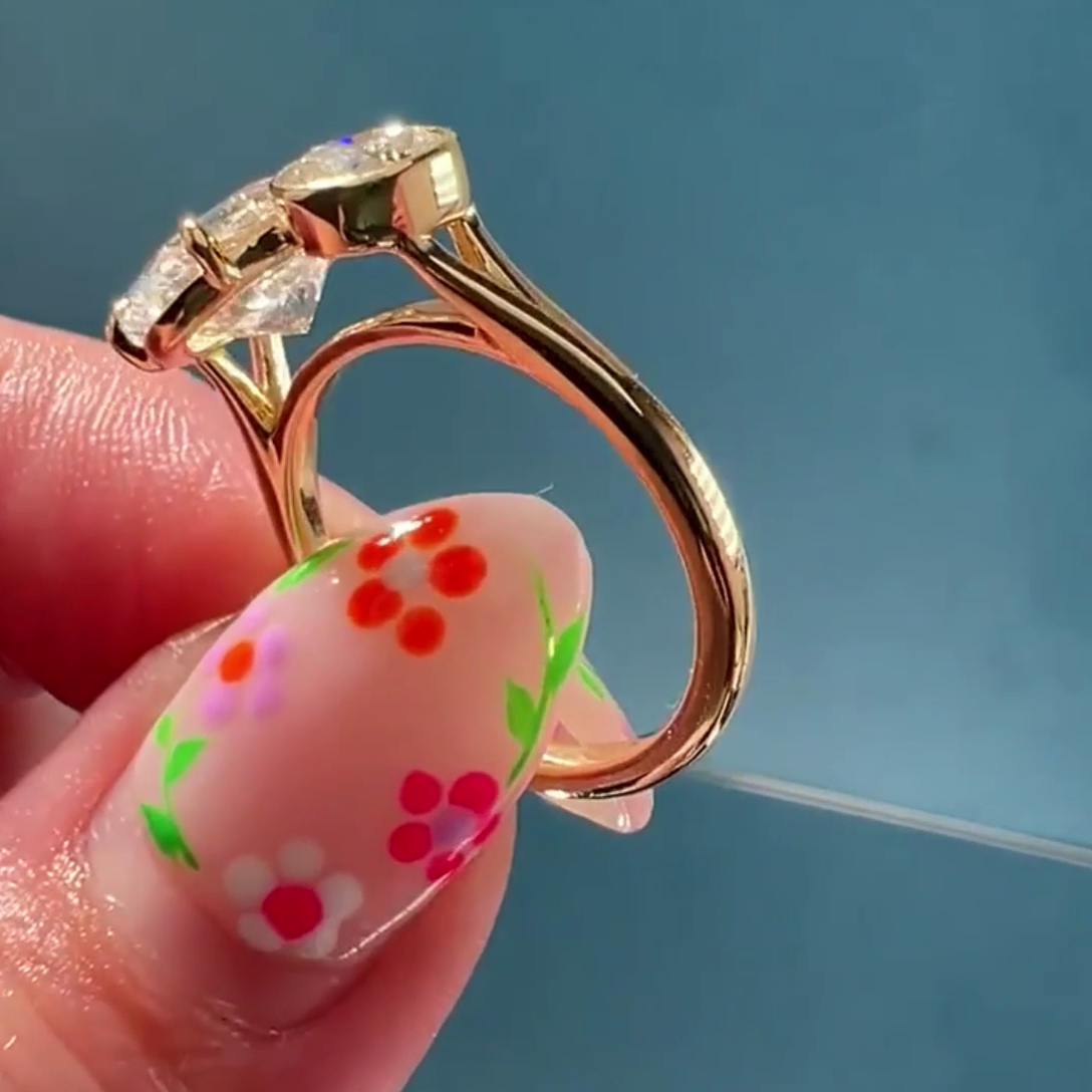 4.00tcw Oval & Round Lab Diamond Bezel Engagement Ring | IGI Certified | Toi Et Moi Design