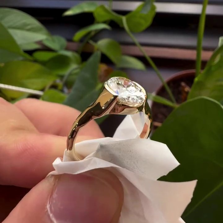 Oval 1.50tcw Lab-Grown Diamond Crushed Side Half Bezel Ring | IGI Certified | D-E-F | VVS–VS