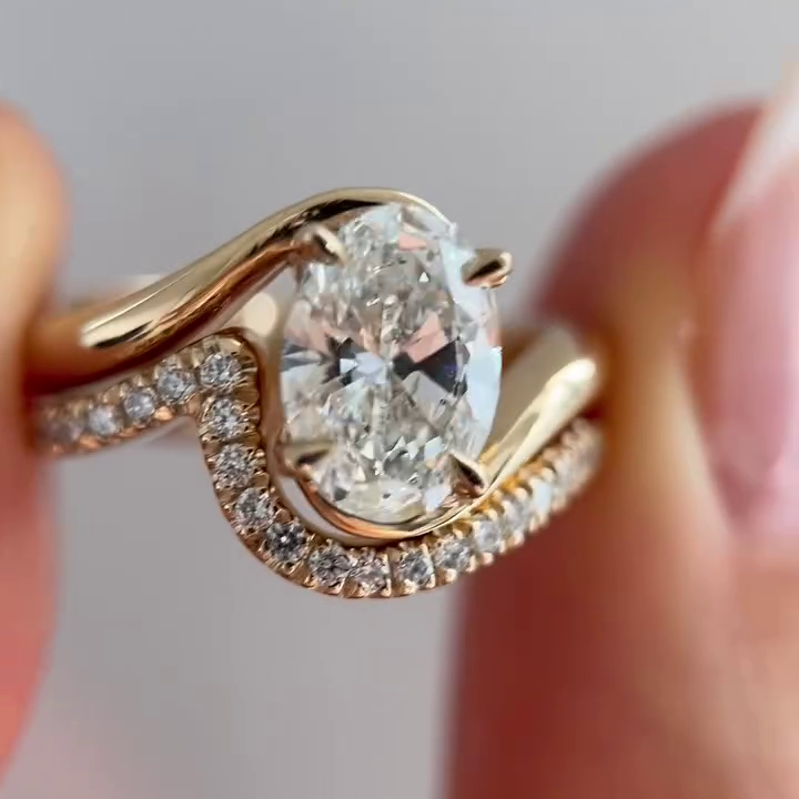 2.50tcw Oval Lab Diamond Bypass Engagement Ring with Band | IGI Certified