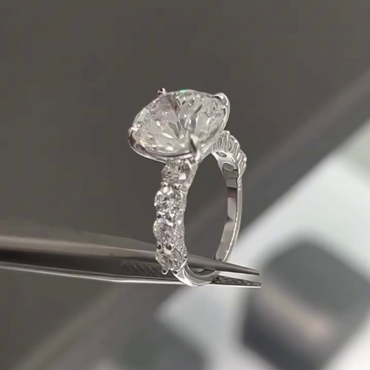 Round 5.20tcw Lab Grown Diamond Engagement Ring | Scalloped Pave Band | IGI Certified | DEF VVS–VS