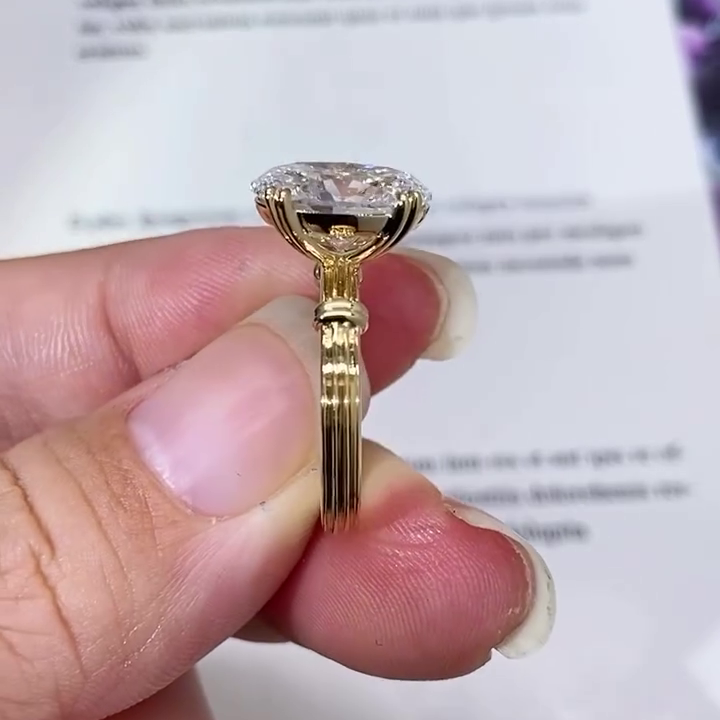 Oval 3.00ct Lab Diamond Vintage Gold Solitaire Ring | IGI Certified | Fluted Band