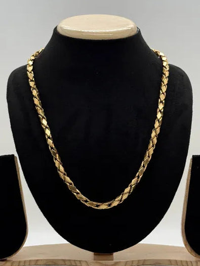 Mayro Leaf Shape Brass Material with micro Gold Polish Chain for Men