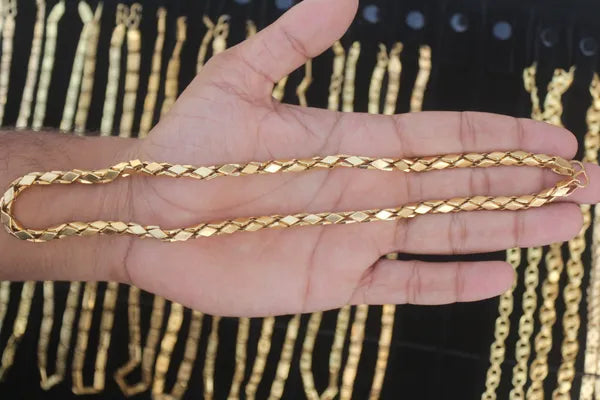 Mayro Leaf Shape Brass Material with micro Gold Polish Chain for Men