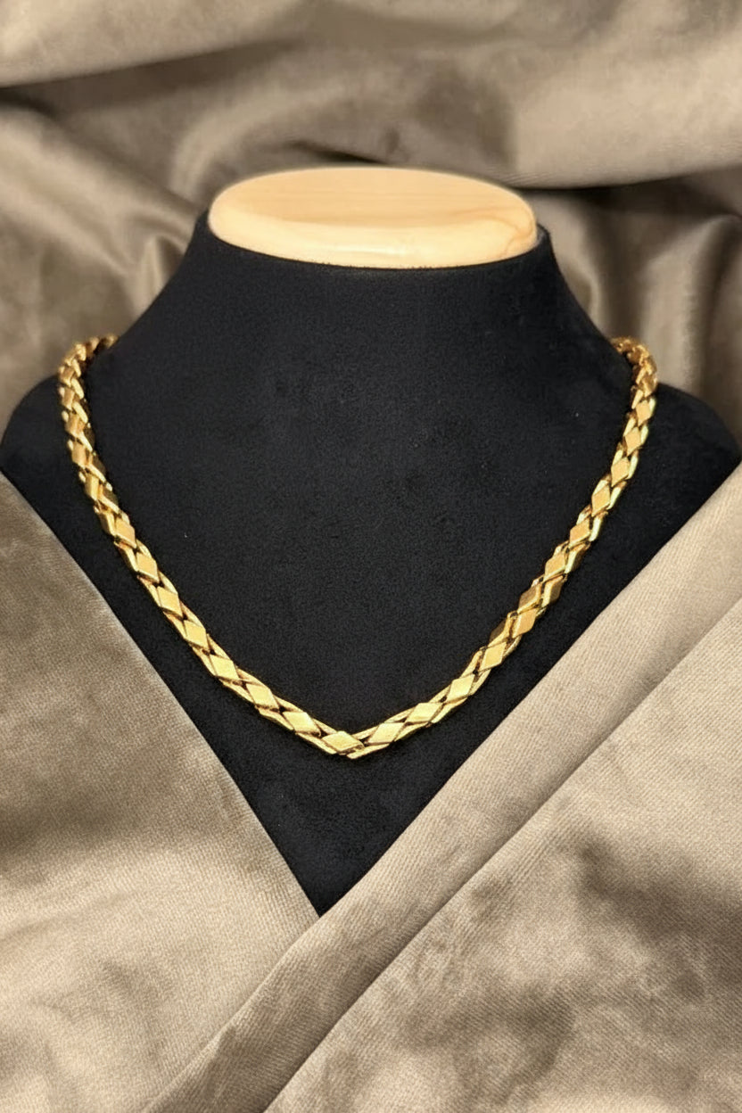 Mayro Leaf Shape Brass Material with micro Gold Polish Chain for Men