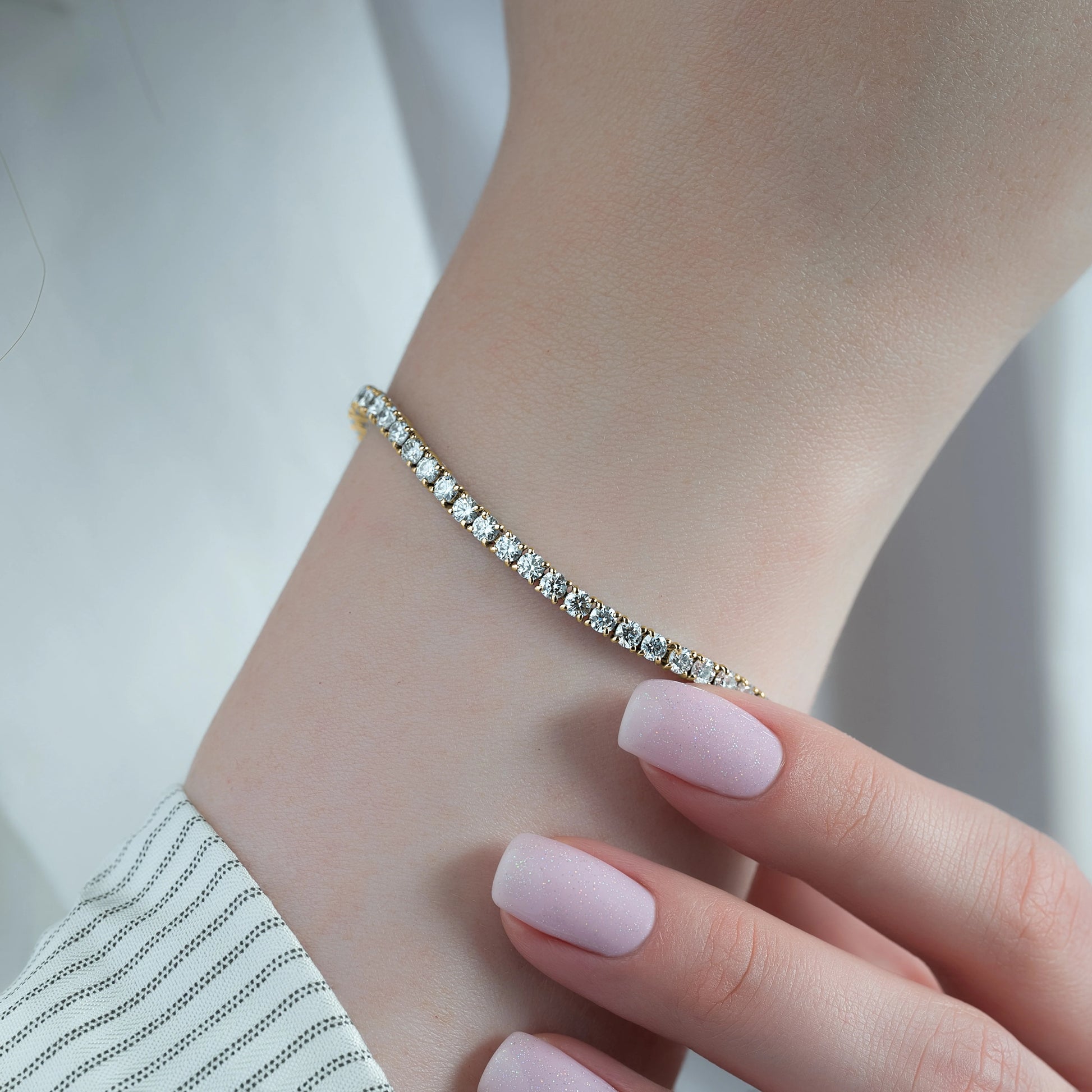 yellow :: 5 carat round lab grown diamond tennis bracelet IGI certified